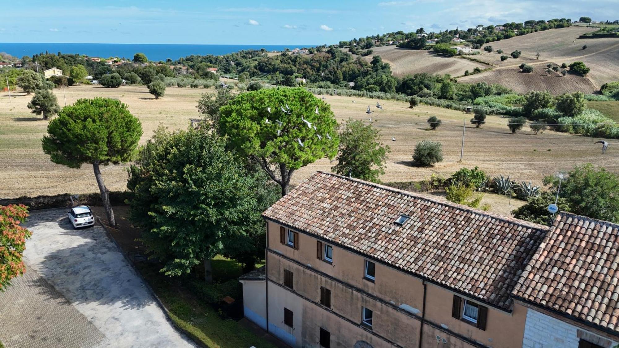 S214 - Sirolo, Trilocale Con Giardino In Zona Tranquilla Apartment Luaran gambar
